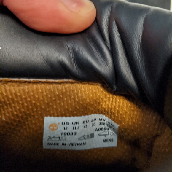 Timberland size 12 men's black suede boot - Picture 2 of 5